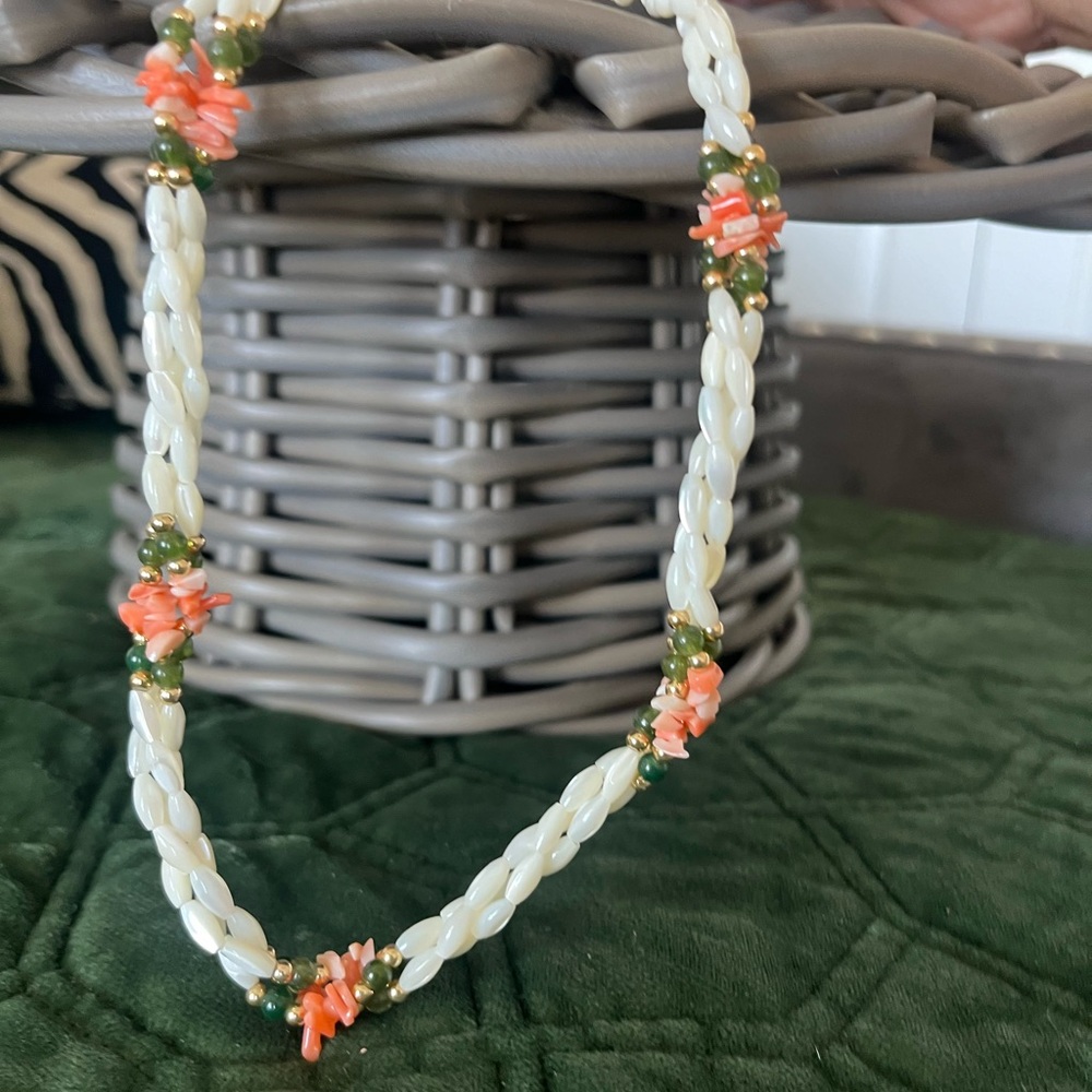 Vintage Beaded Necklace with Floral Touches